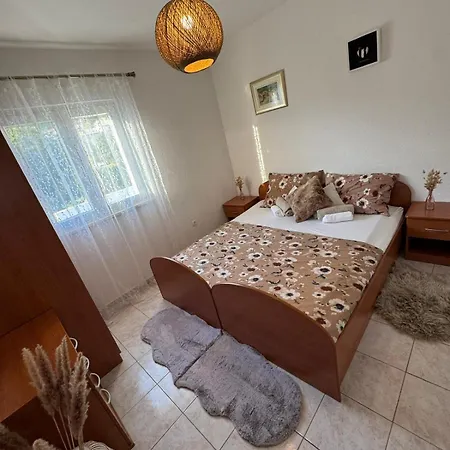 Dragon Paradise - Sea View, Jacuzzi & Sauna Apartmán Kaštela