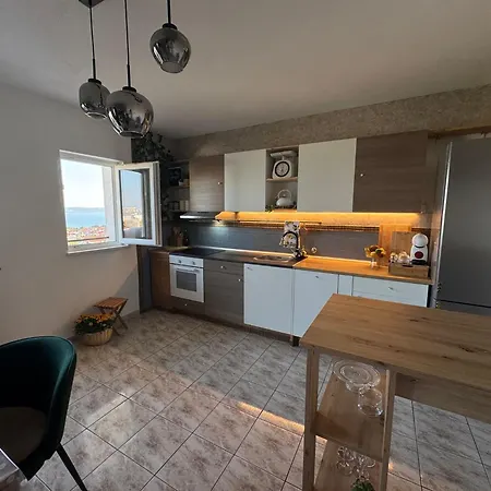 Dragon Paradise - Sea View, Jacuzzi & Sauna Apartmán *