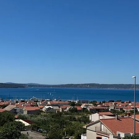 Apartment Dragon Paradise - Sea View, Garden & Marina Split Riviera