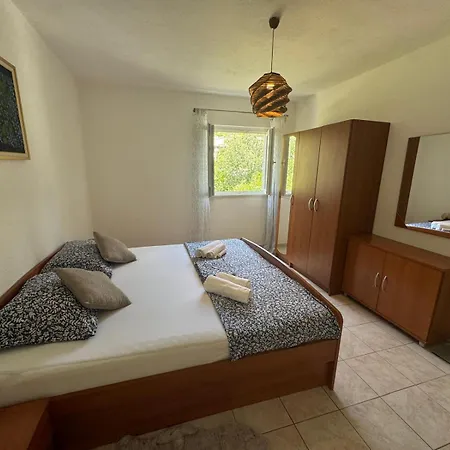 Dragon Paradise - Sea View, Jacuzzi & Sauna