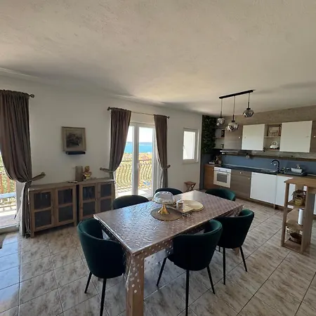 Dragon Paradise - Sea View, Jacuzzi & Sauna Apartmán *
